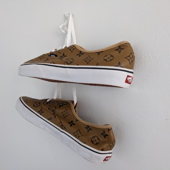 Shoes - Picture 3 of 3